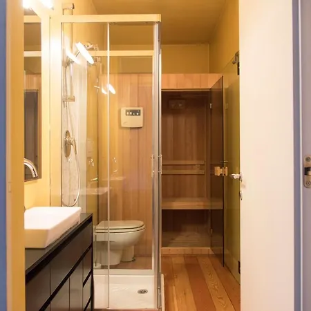 Youhosty - Luxury Town House Apartment